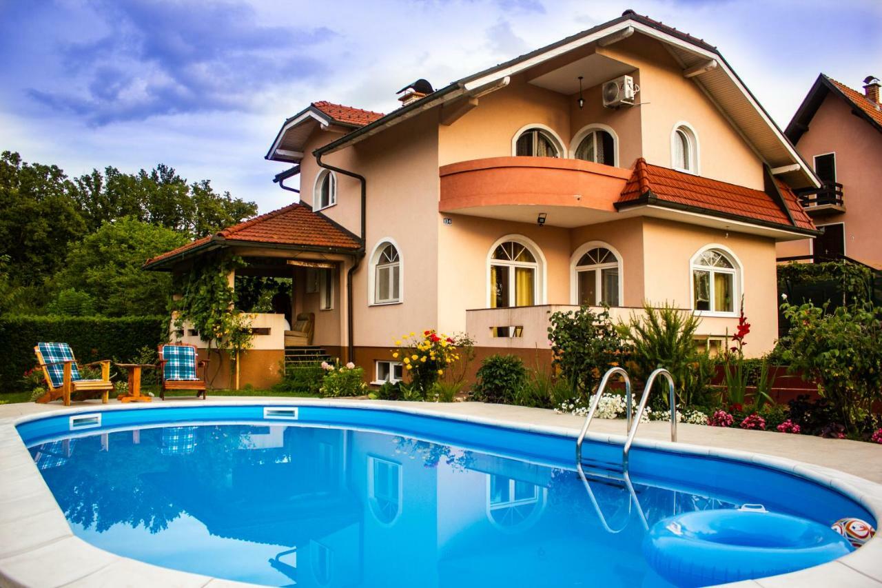 Villa Katarina With Pool Banja Luka Eksteriør billede