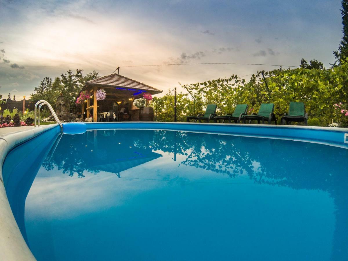 Villa Katarina With Pool Banja Luka Eksteriør billede