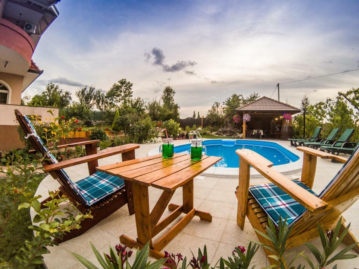 Villa Katarina With Pool Banja Luka Eksteriør billede