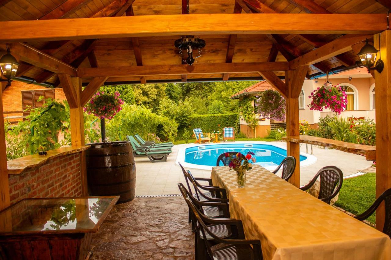 Villa Katarina With Pool Banja Luka Eksteriør billede