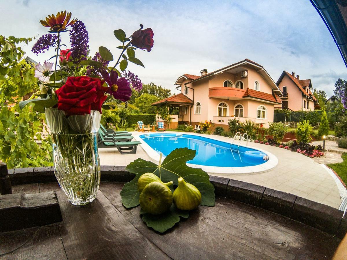 Villa Katarina With Pool Banja Luka Eksteriør billede