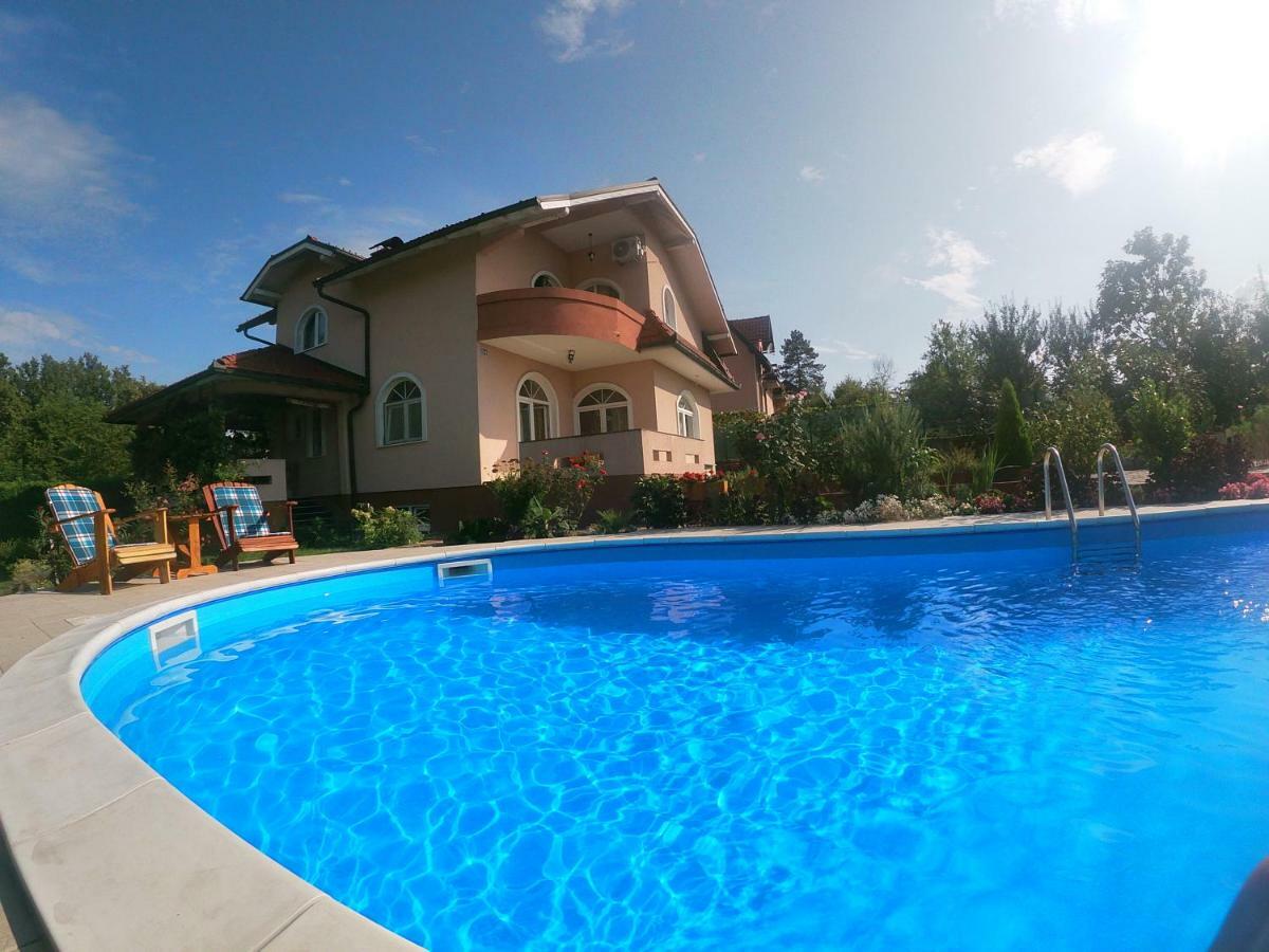Villa Katarina With Pool Banja Luka Eksteriør billede